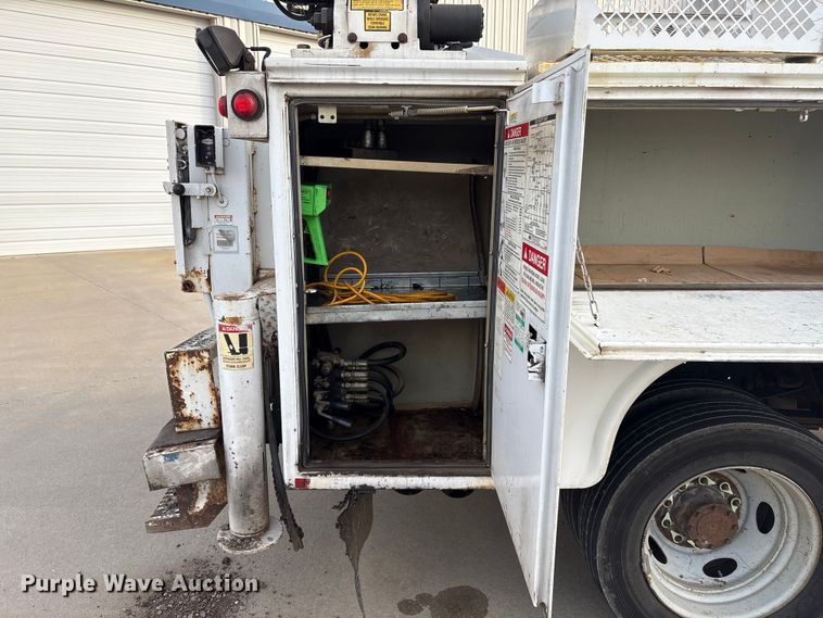 image for item ET4112 2008 Ford F550 utility / service truck