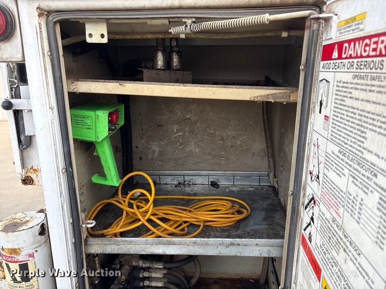 image for item ET4112 2008 Ford F550 utility / service truck