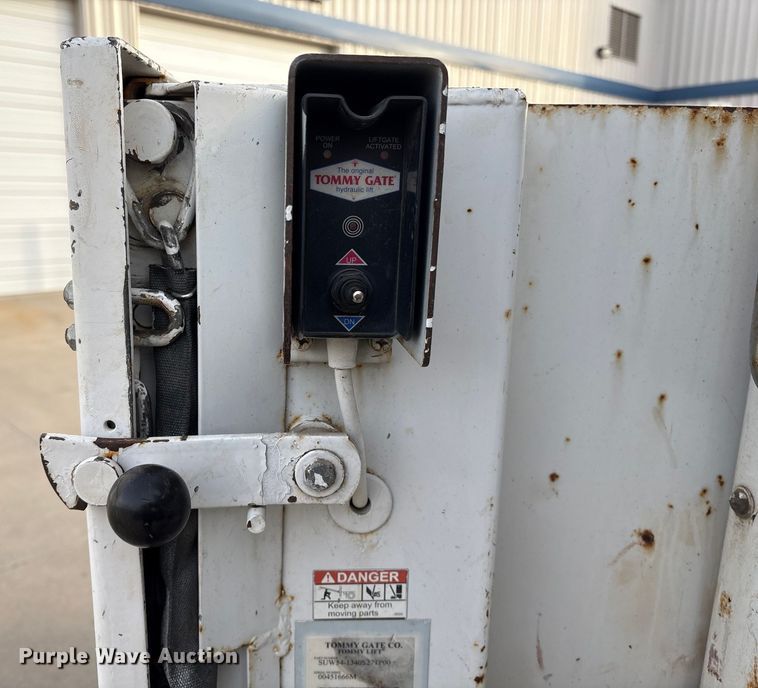 image for item ET4112 2008 Ford F550 utility / service truck