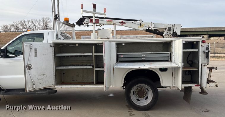 image for item ET4112 2008 Ford F550 utility / service truck