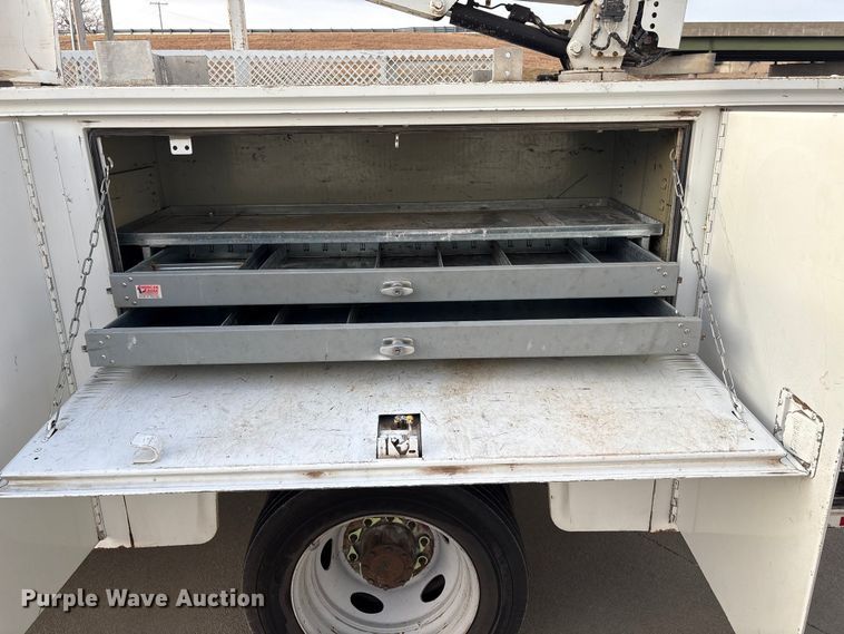 image for item ET4112 2008 Ford F550 utility / service truck
