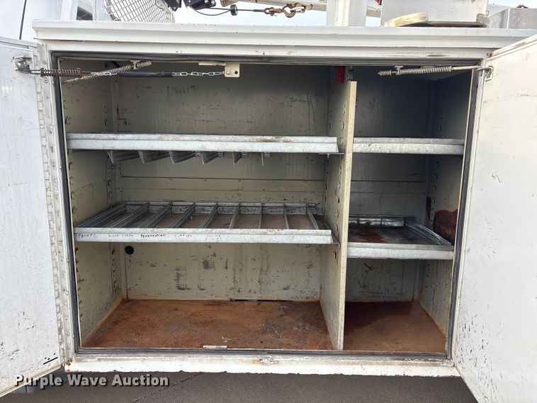 image for item ET4112 2008 Ford F550 utility / service truck