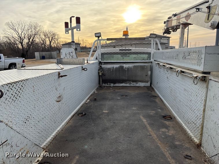 image for item ET4112 2008 Ford F550 utility / service truck