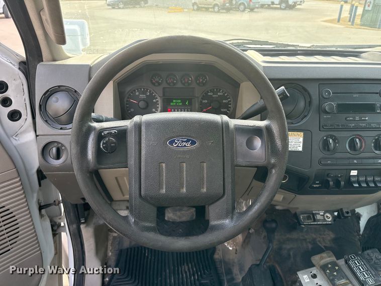 image for item ET4112 2008 Ford F550 utility / service truck