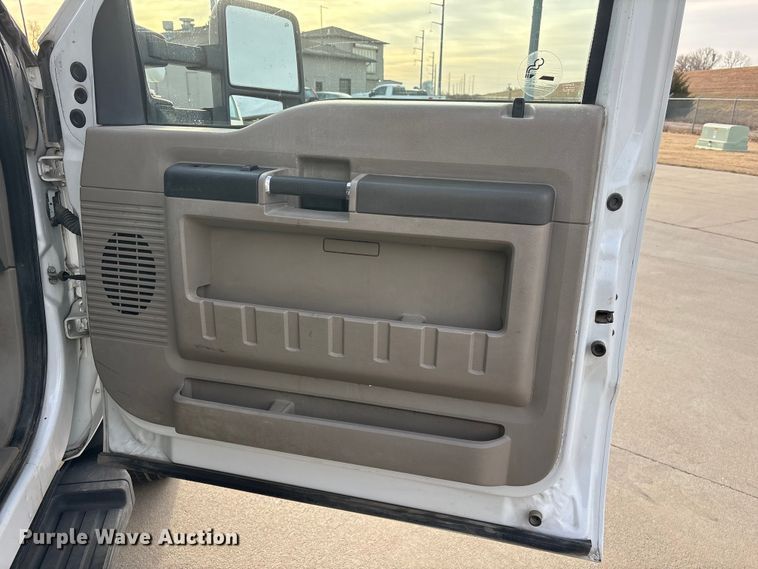 image for item ET4112 2008 Ford F550 utility / service truck