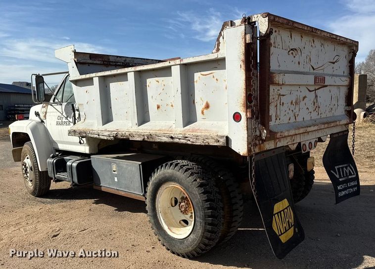 image for item ET4119 1992 Ford F700 dump truck