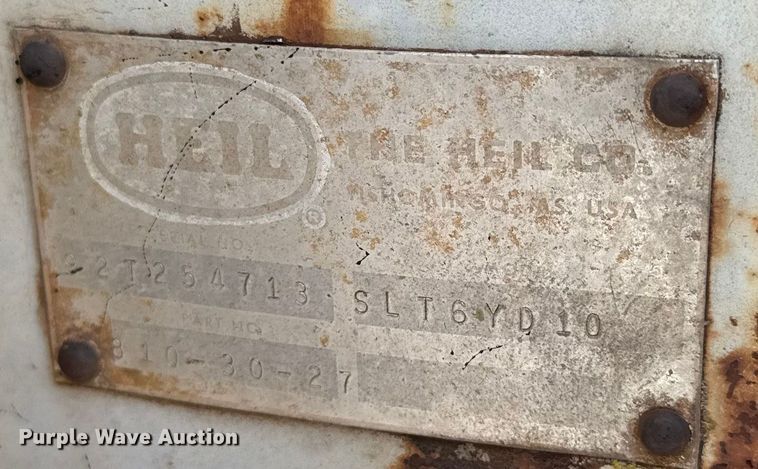 image for item ET4119 1992 Ford F700 dump truck