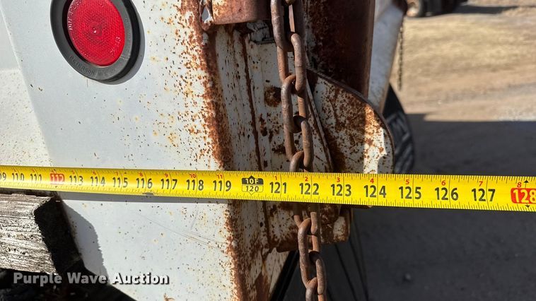 image for item ET4119 1992 Ford F700 dump truck