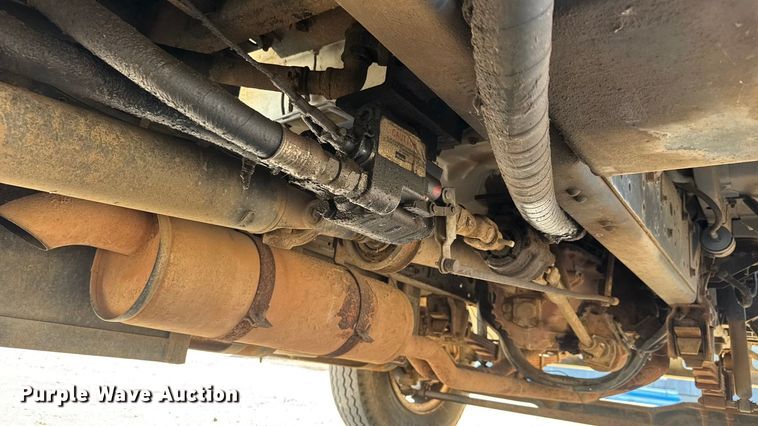 image for item ET4119 1992 Ford F700 dump truck