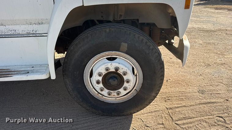 image for item ET4119 1992 Ford F700 dump truck