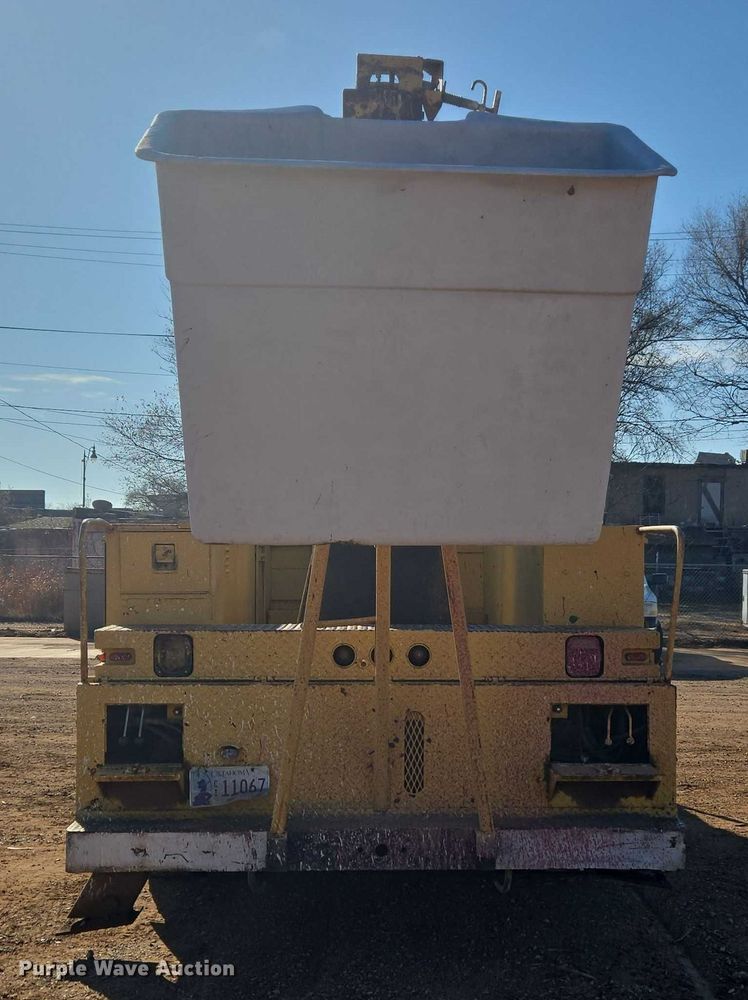 image for item ET5380 1976 GMC 6500 bucket truck