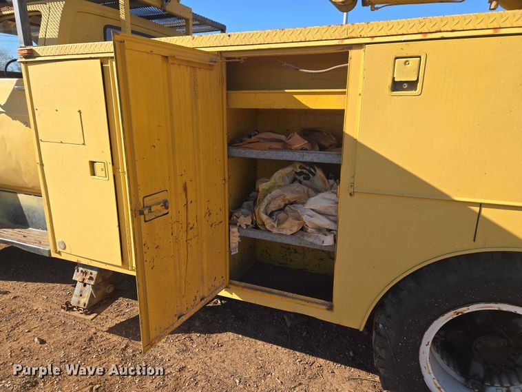 image for item ET5380 1976 GMC 6500 bucket truck