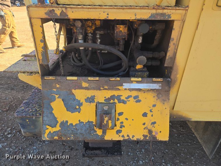 image for item ET5380 1976 GMC 6500 bucket truck