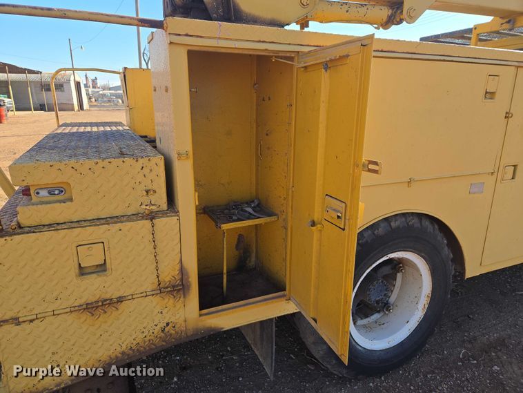 image for item ET5380 1976 GMC 6500 bucket truck