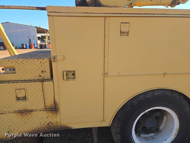 image for item ET5380 1976 GMC 6500 bucket truck