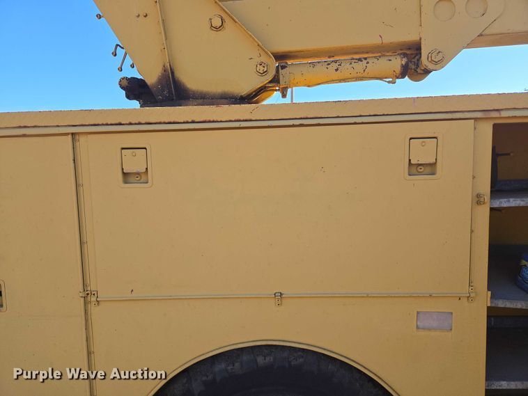 image for item ET5380 1976 GMC 6500 bucket truck