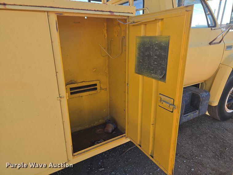 image for item ET5380 1976 GMC 6500 bucket truck