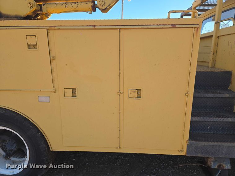 image for item ET5380 1976 GMC 6500 bucket truck