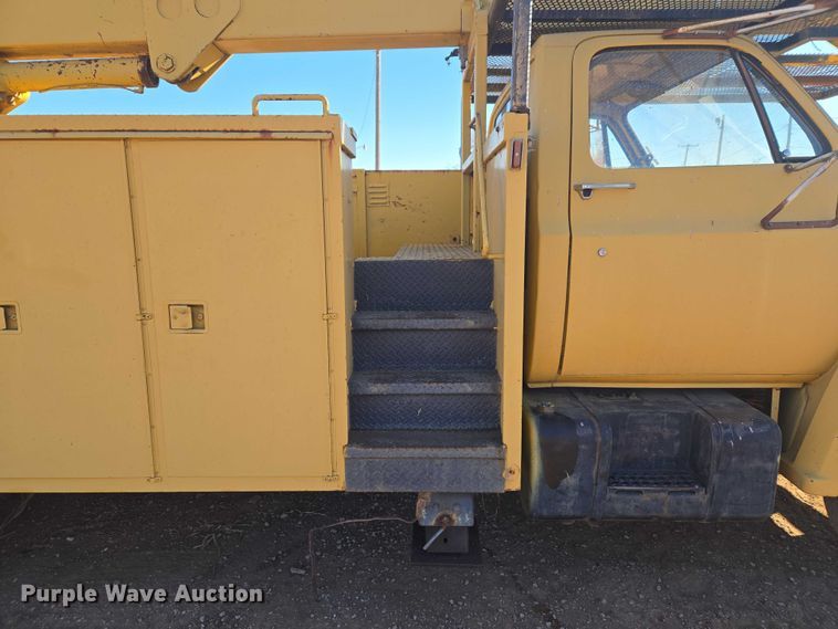 image for item ET5380 1976 GMC 6500 bucket truck