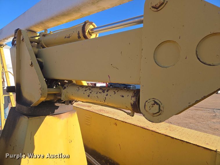 image for item ET5380 1976 GMC 6500 bucket truck