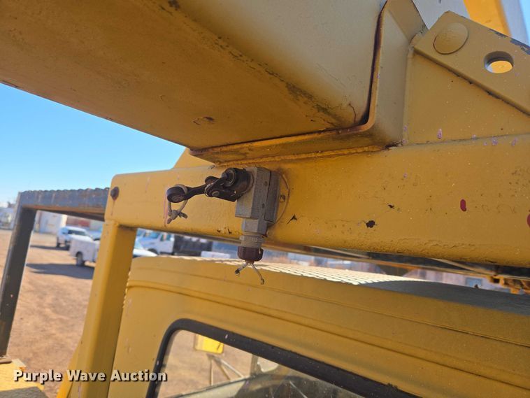 image for item ET5380 1976 GMC 6500 bucket truck
