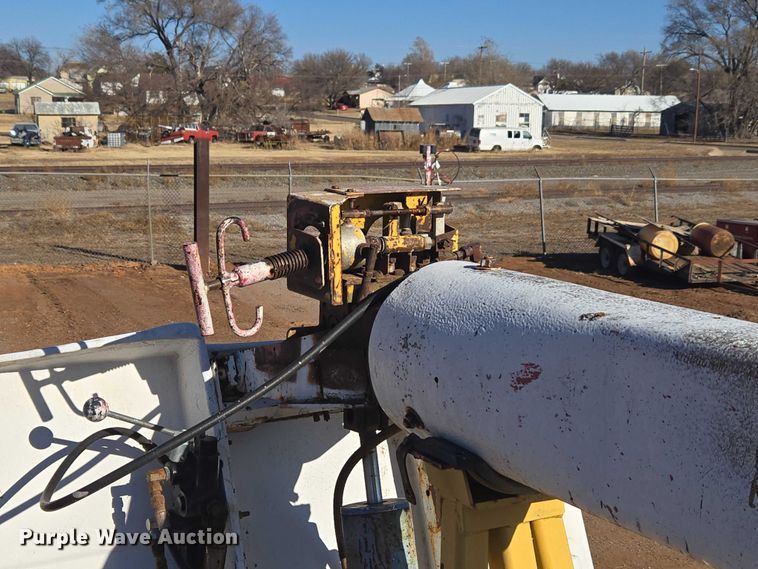 image for item ET5380 1976 GMC 6500 bucket truck