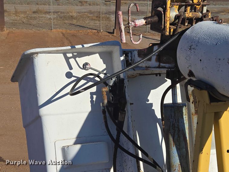 image for item ET5380 1976 GMC 6500 bucket truck