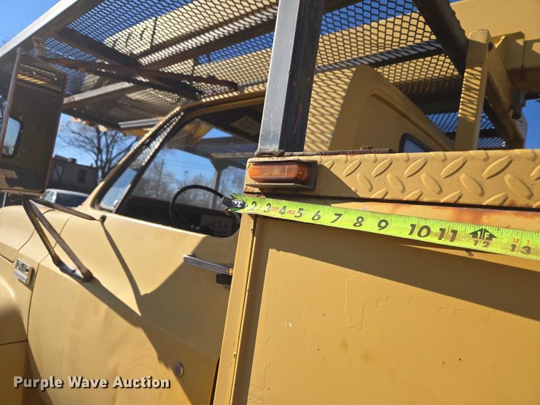 image for item ET5380 1976 GMC 6500 bucket truck