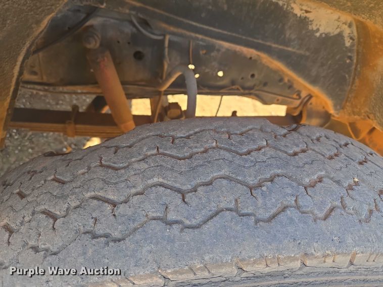 image for item ET5380 1976 GMC 6500 bucket truck