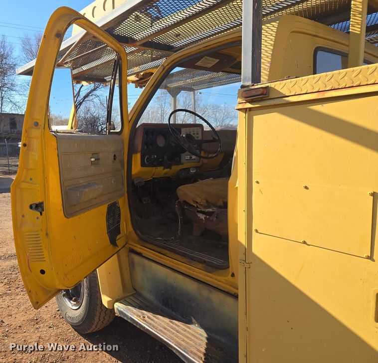 image for item ET5380 1976 GMC 6500 bucket truck