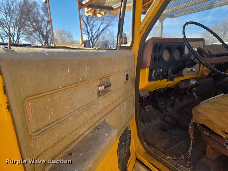 image for item ET5380 1976 GMC 6500 bucket truck