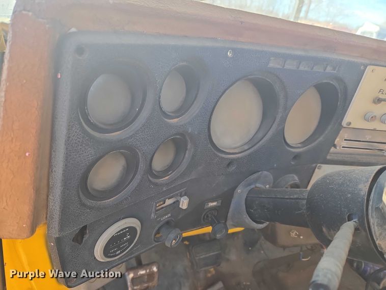 image for item ET5380 1976 GMC 6500 bucket truck