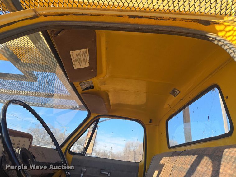 image for item ET5380 1976 GMC 6500 bucket truck