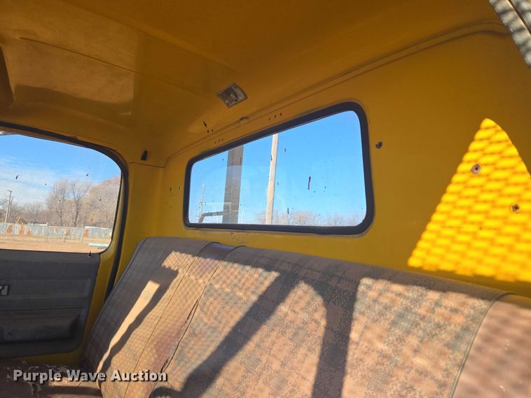 image for item ET5380 1976 GMC 6500 bucket truck