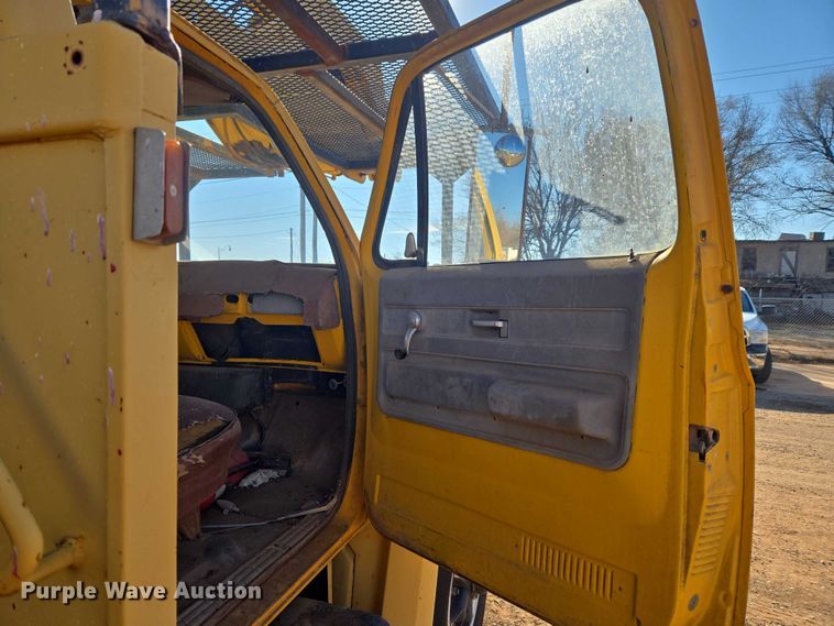 image for item ET5380 1976 GMC 6500 bucket truck