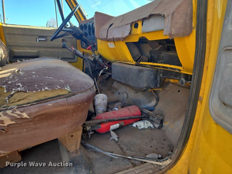 image for item ET5380 1976 GMC 6500 bucket truck