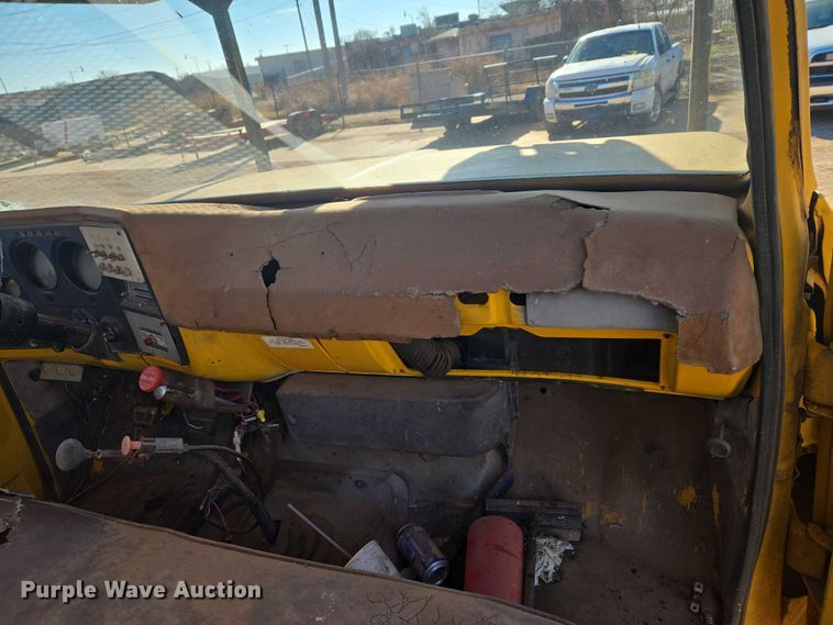 image for item ET5380 1976 GMC 6500 bucket truck