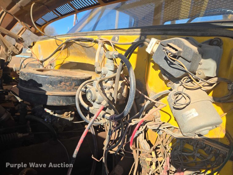 image for item ET5380 1976 GMC 6500 bucket truck