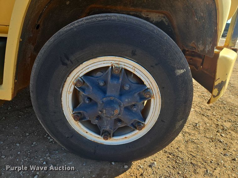 image for item ET5380 1976 GMC 6500 bucket truck