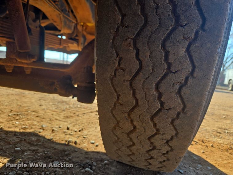 image for item ET5380 1976 GMC 6500 bucket truck