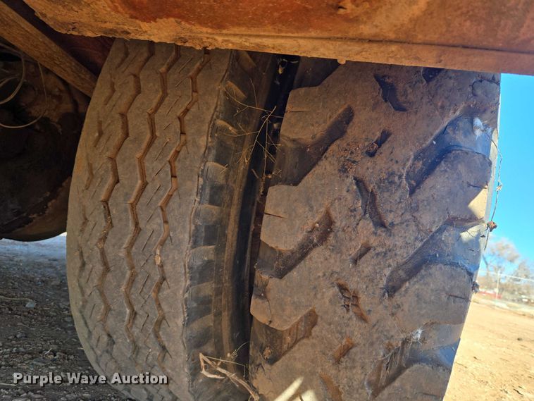 image for item ET5380 1976 GMC 6500 bucket truck