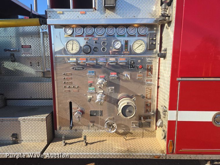 image for item ET5381 1986 Pierce pumper fire truck