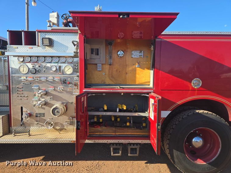 image for item ET5381 1986 Pierce pumper fire truck