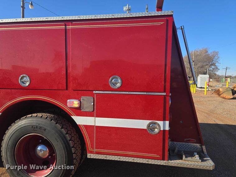 image for item ET5381 1986 Pierce pumper fire truck