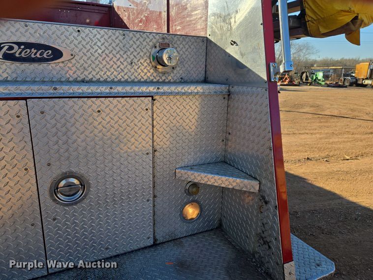 image for item ET5381 1986 Pierce pumper fire truck