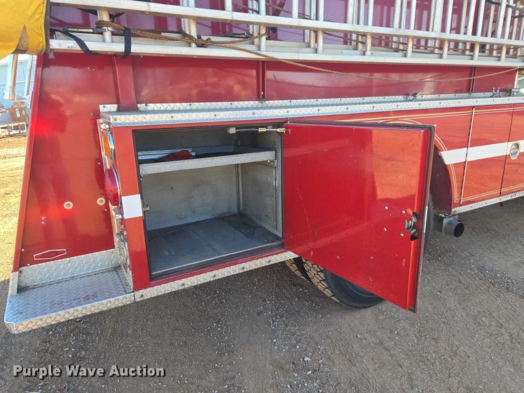 image for item ET5381 1986 Pierce pumper fire truck