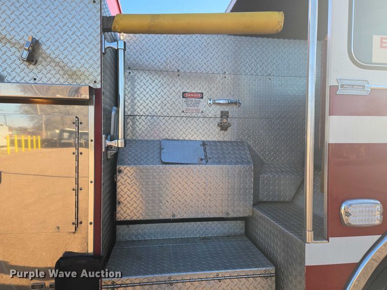 image for item ET5381 1986 Pierce pumper fire truck