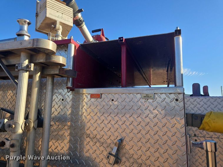 image for item ET5381 1986 Pierce pumper fire truck