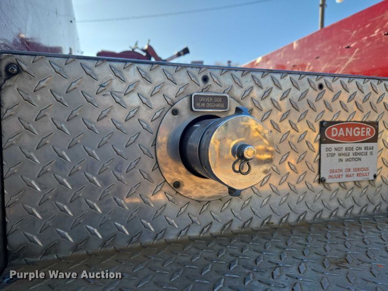 image for item ET5381 1986 Pierce pumper fire truck