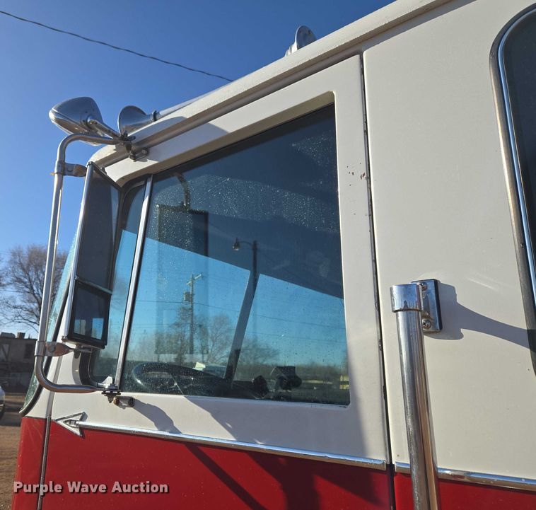 image for item ET5381 1986 Pierce pumper fire truck